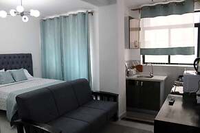 Lux Suites Royal Studio Apartments
