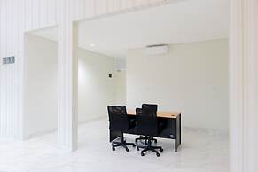 OYO Life 1830 Mandala Residence