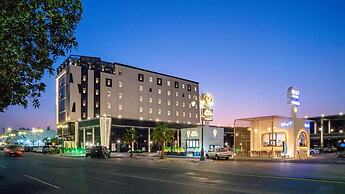 Lilac Park Hotel