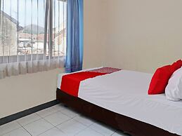 OYO Life 92685 Kost Arimbi