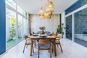 Omah Bleue Villa