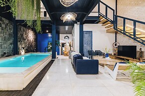 Omah Bleue Villa