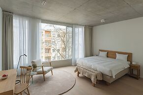 Carlotta Apartments