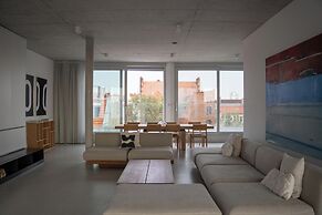 Carlotta Apartments