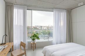 Carlotta Apartments