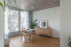 Carlotta Apartments