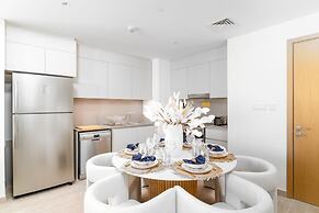 Nasma Holiday Homes - Breeze at Creek Beach