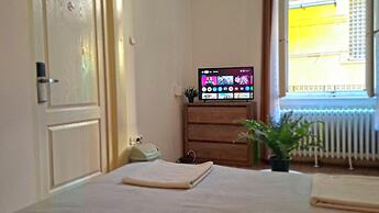 BlackSheep Budapest Smart Rooms