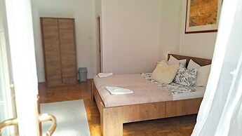 BlackSheep Budapest Smart Rooms