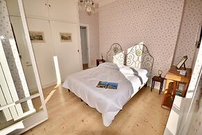 Panorama Apt in Ospedaletti by Wonderful Italy