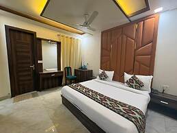 The Crown Hotel