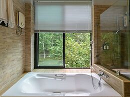 The Stream House at Mae Kampong