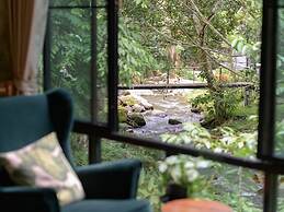 The Stream House at Mae Kampong