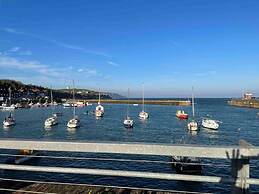 Stunning Apartment by The Leas, West End