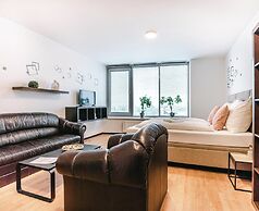 Flora Cozy Apartment by CHORS