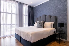 Sandton Smart Apartment Seventeen