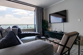 Sandton Smart Apartment Seventeen