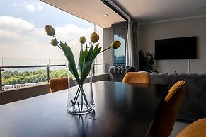 Sandton Smart Apartment Seventeen