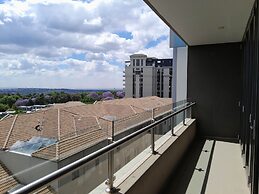 Sandton Smart Apartment Eighteen