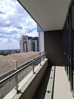 Sandton Smart Apartment Eighteen