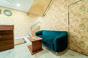 Itsy Hotels Anand Executive, Near Amanora