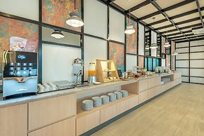 PLAAI Plus Hotel Bowin