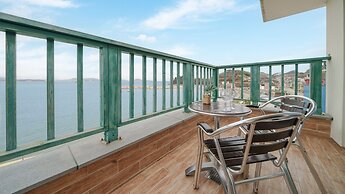 Geoje Beachwhite Pension