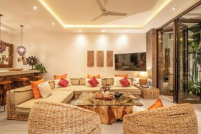 Luxury 4BR Haven, Steps to Canggu's Beach Elegance