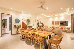 Luxury 4BR Haven, Steps to Canggu's Beach Elegance