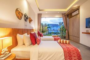 Luxury 4BR Haven, Steps to Canggu's Beach Elegance