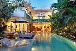 Luxury 4BR Haven, Steps to Canggu's Beach Elegance