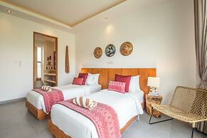 Luxury 4BR Haven, Steps to Canggu's Beach Elegance