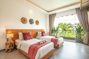 Luxury 4BR Haven, Steps to Canggu's Beach Elegance