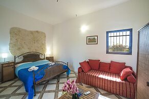 Villa Lisa with huge Pool and Garden