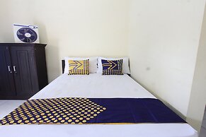 OYO Life 93155 Wisma Sarah