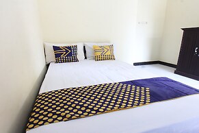 OYO Life 93155 Wisma Sarah