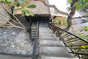 OYO Life 93155 Wisma Sarah