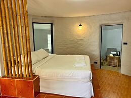 Khao Yai Lake Hill Resort