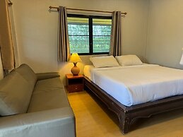 Khao Yai Lake Hill Resort