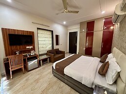 Homefort Stays, Millennium City Centre Gurugram