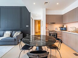 The Elevated Abode 1BHK Apt in Downtown