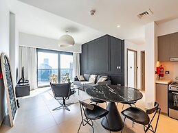 The Elevated Abode 1BHK Apt in Downtown