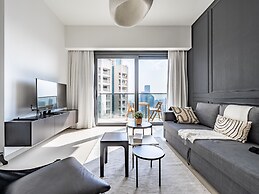 The Elevated Abode 1BHK Apt in Downtown