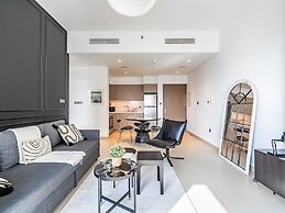 The Elevated Abode 1BHK Apt in Downtown