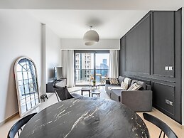 The Elevated Abode 1BHK Apt in Downtown