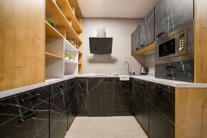 Svarog Unique Apartment by CHORS