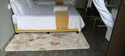 Nqabanqaba B&B