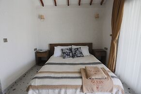 Glenn Hotel & Beach