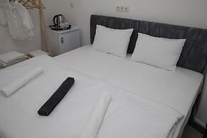 Noya Suites