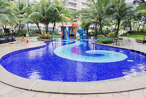 Homey And Spacious 3Br Sky House Bsd Apartment
